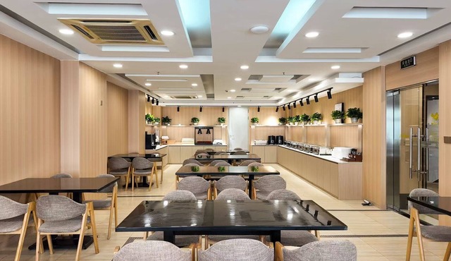 Shanghai Joyful Star Hotel