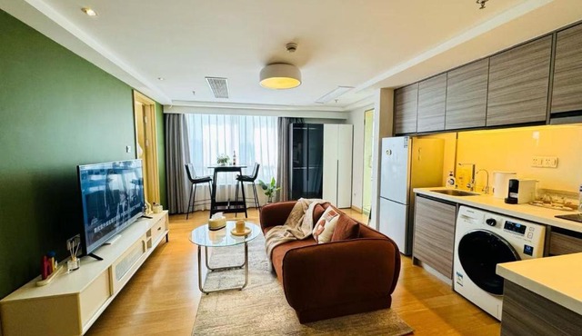 Shanghai Lerongju Boutique Apartment Metro Line 8 20meter