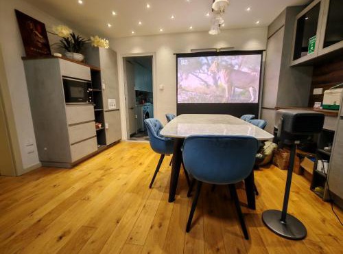 Shanghai Meiyinlin Guesthouse English Service VPN-embedded WiFi Free Laundry and Luggage Storage 宠物友好 客人专用卫生间 临时停车位 共享客厅商务娱乐设施齐全 可做饭 周边市场与服务丰富便利 安静隔音