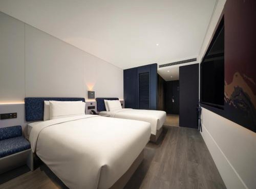 Shanghai Modern Hotel, Near The Bund & Metro Lines 3, 4 & 10, With Robot Service