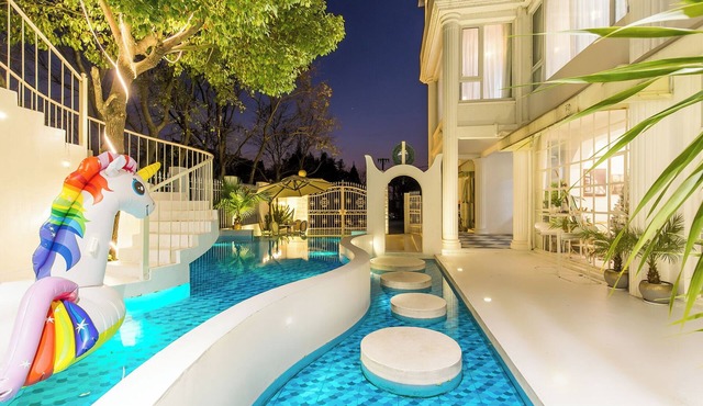 Shanghai Ruochu Designer Guesthouse-Near Shanghai Pudong Airport & Disneyland