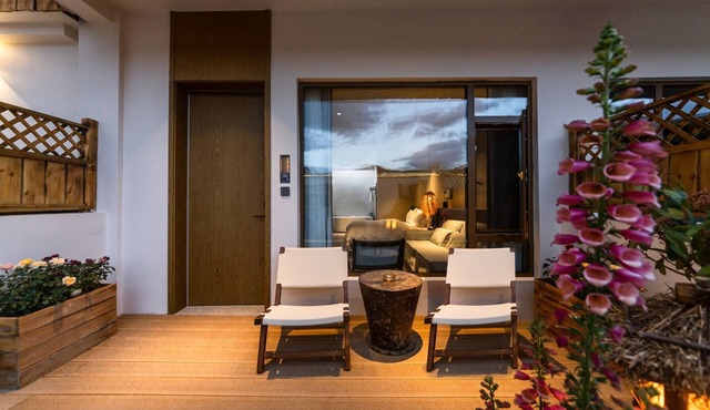 Shangri-La Homestay Designer B&B