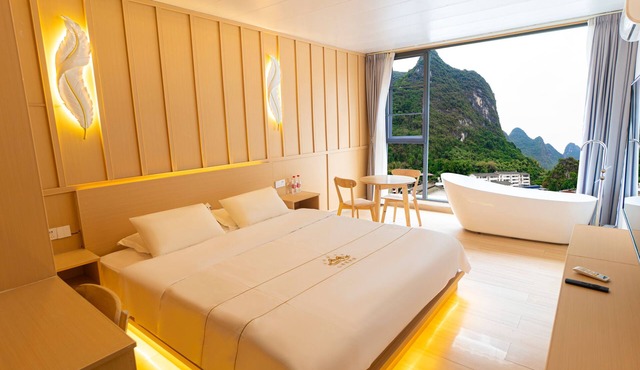 Shanxun Snow Mountain Villa Hotel