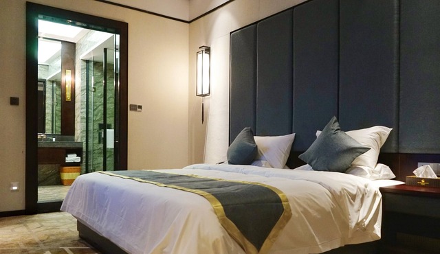 Shatou Hairun Hotel