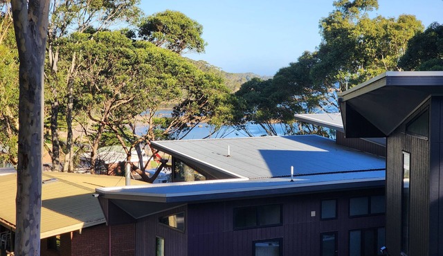 Shell Cottage: Spacious Family Accommodation 2 min Walk to Beach & Ocean views
