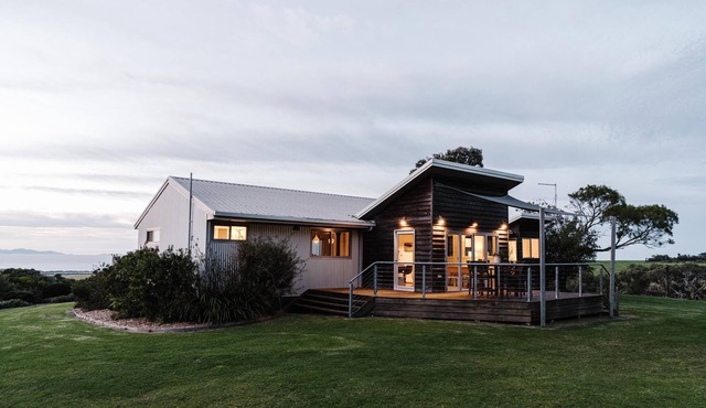 Shellback: Panoramic Ocean Views. Fast internet. Views of Wilsons Prom.