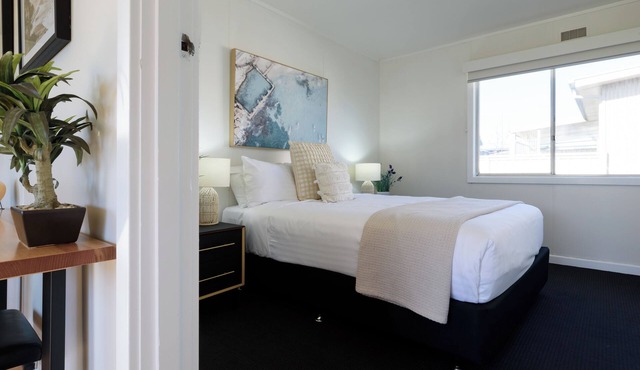 Simple & Comfortable Coastal Retreat