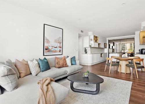 Skyline Retreat, Chippendale