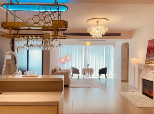 SmileNest Zhangjiajie Downtown Elegant Luxury Suite Private Custom Journeys VIP Ticket Service For 2-6 Guests