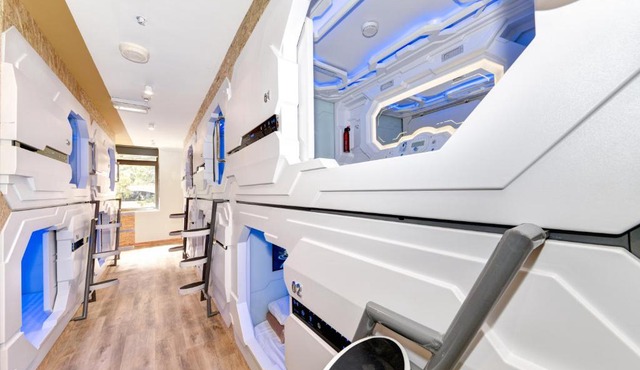 Space Q Capsule Hotel