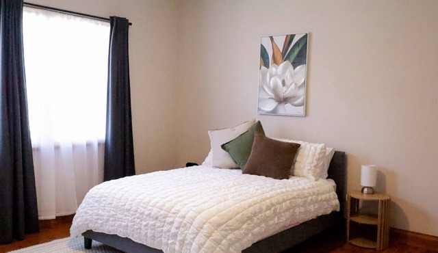 Spacious 3-Bed Home in Central Tenterfield