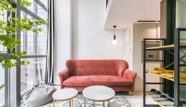 Spacious 3-bedroom Loft apartment with WiFi, AC in heart of Shanghai riverview