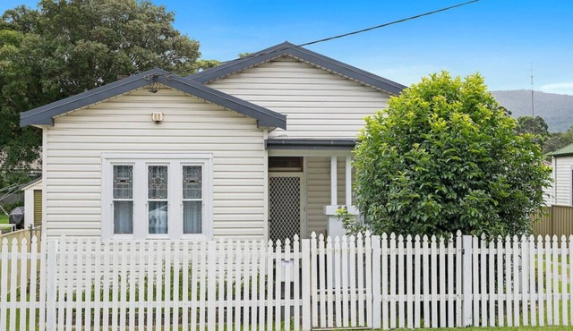 Spacious 3BR House near Figtree Grove - 8mins walk
