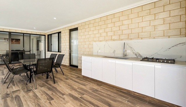 Spacious 4 bed home with open plan living