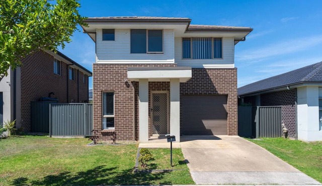 Spacious 4-Bedroom Home | Near University & Shops
