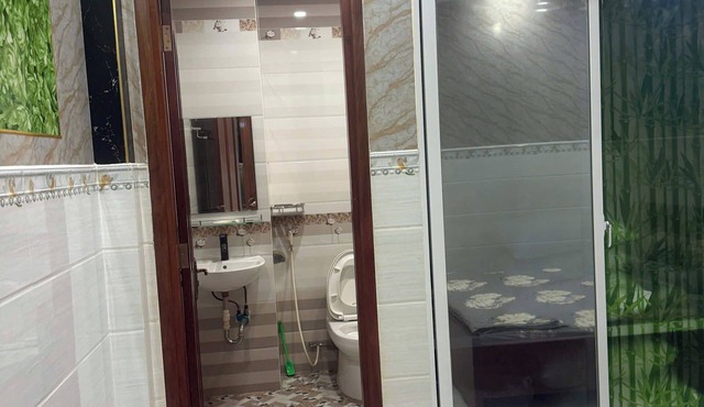 Spacious and peaceful homestay | New Room | Easy Access to Airport & Downtown