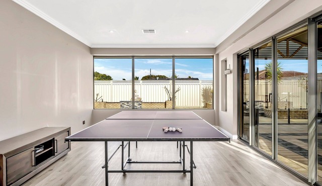 Spacious Coastal Getaway - 4BR Home with Pool, Games Room, and More in Safety Bay