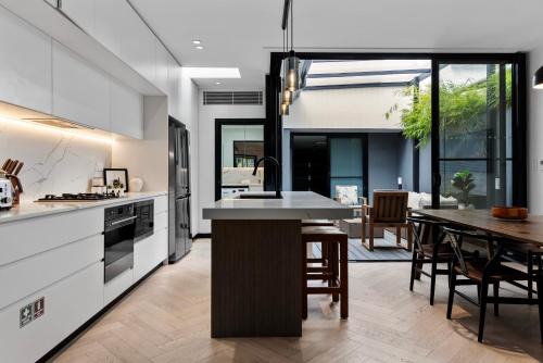 Spacious Family-Friendly 5-BR Home W Terrace