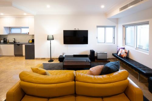 Spacious Luxury Home Near Sydney Airport, CBD & Beaches