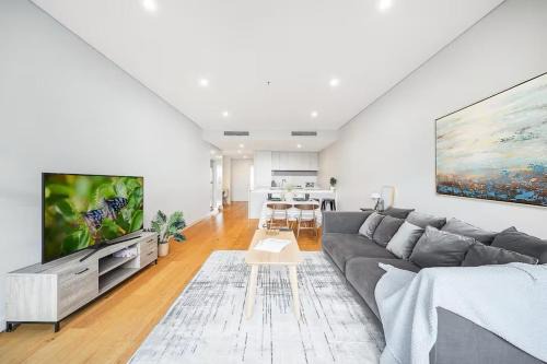 Staycation Vibes Resort-Style 2BR Pool & Gym