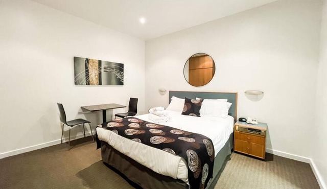 Studio 427/247 gouger st ex hotel room in city