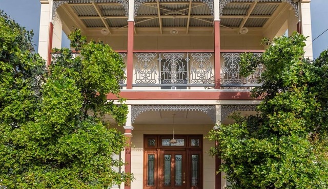 Studio in Ashgrove W Bedroom Loft