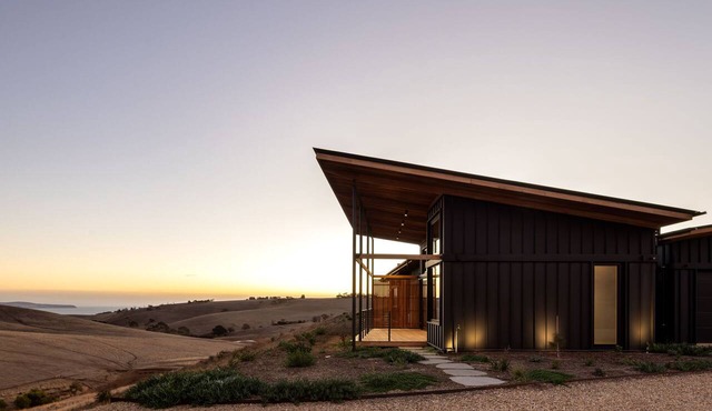 Studio on Forktree – Modern Coastal Retreat