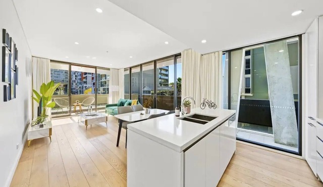Stunning 2 Bedroom Apt at Zetland | MHS
