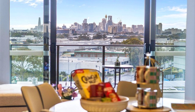 Stunning City Views | Spacious 3BR Apt | Mascot
