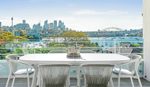 Stunning in Darling Point with Sydney Harbour View