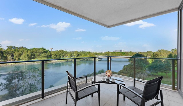 Stunning Riverview 3Bedroom Apt/Wolli Creek/Great Transport links/Free Parking