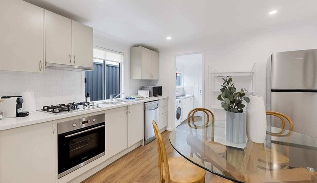 Stylish Alexandria Terrace - Perfect for Families