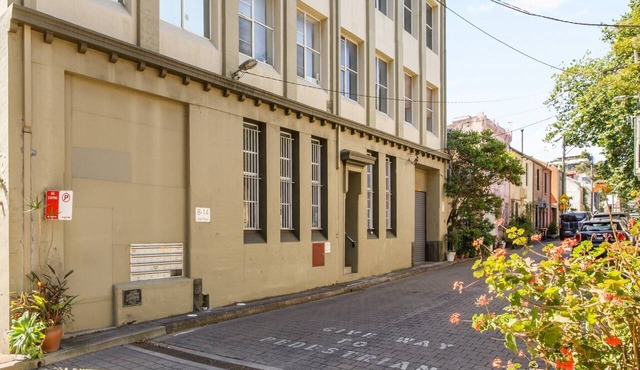 Stylish Inner City 2-Bed Unit by Fig Lane Park