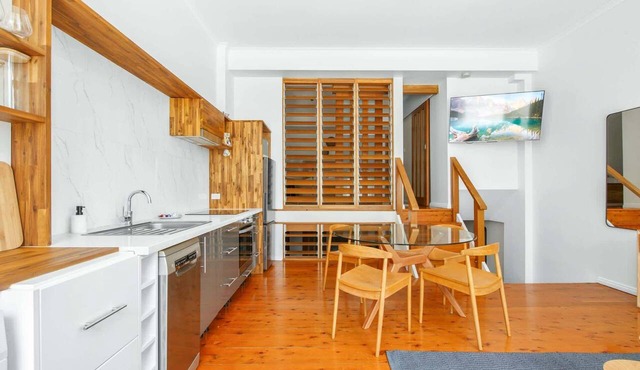 Stylish Inner City 2-Bed Unit by Fig Lane Park
