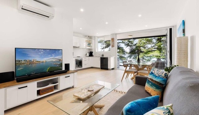 Stylish Manly Apartment with Harbour Views