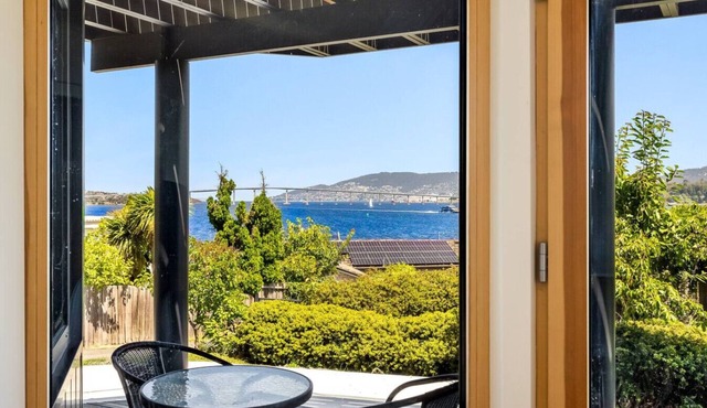 Stylish Studio w/Stunning Views