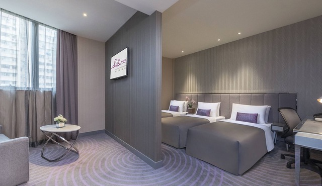 Suite with 3 beds & 1 sofa bed, FREE WiFi & GYM