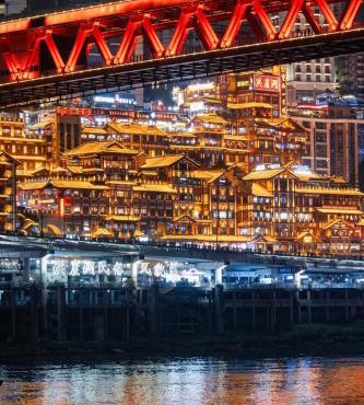 Suli Hotel Chongqing,1 Min Walk to Metro,Near Jiefangbei&Hongya Cave,International guest-friendly,Free Self-Service Laundry,Free High-Speed WiFi,Free Chinese Tea,Free Travel Advice