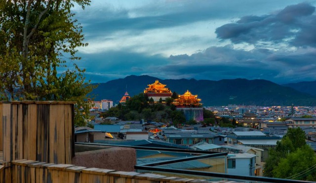 Summerless Villa · A Designer Stay Without Summer (Shangri-La Dukezong Ancient Town Branch)