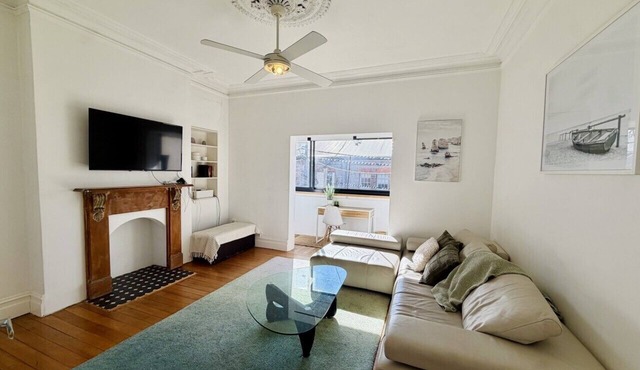 Sunny Apartment in Surry Hills