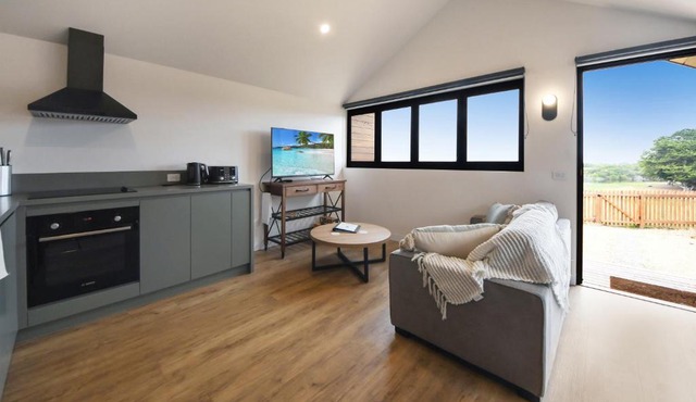 Surrey River Hideaway