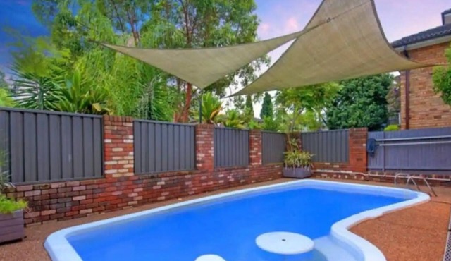 Swimming pool - Sleeps 8