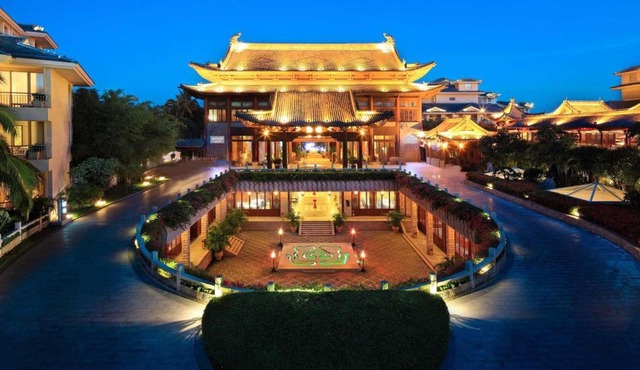 Swissôtel & Spa Sanya Yalong Bay Enjoy a 20-minute massage session