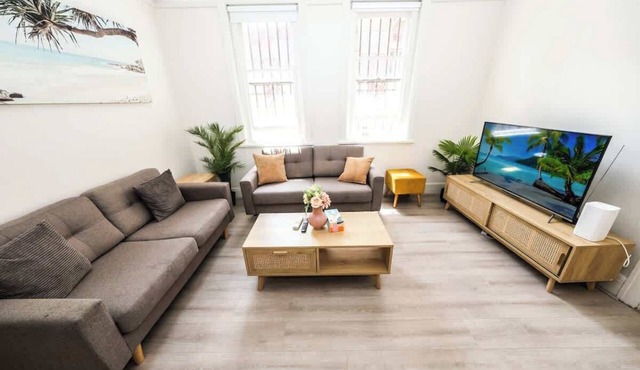 Sydney Burwood 5bed house,3 mins Burwood Westfield