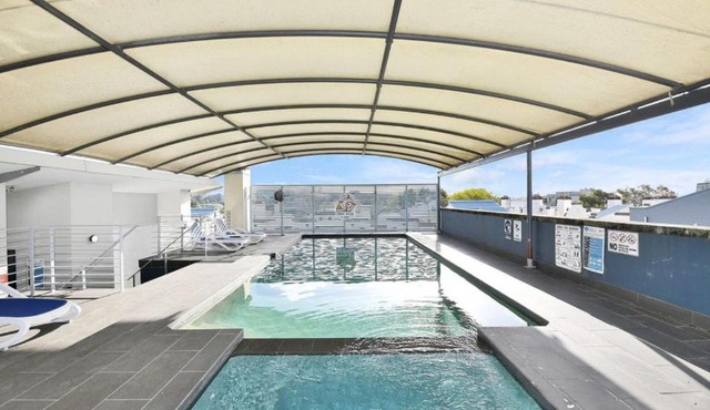 Sydney City Escape! - Pool, Gym & Parking
