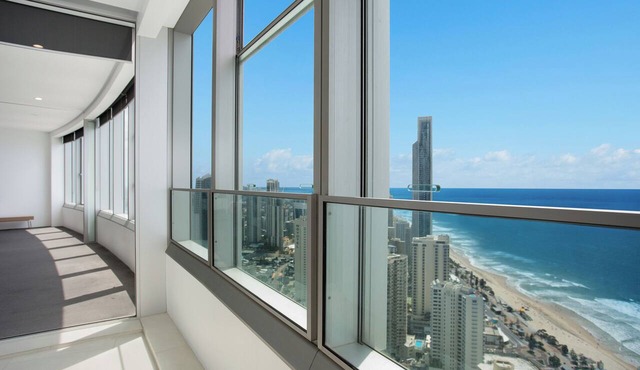 Tallest Tower 4 Bedroom SkyHome 4703