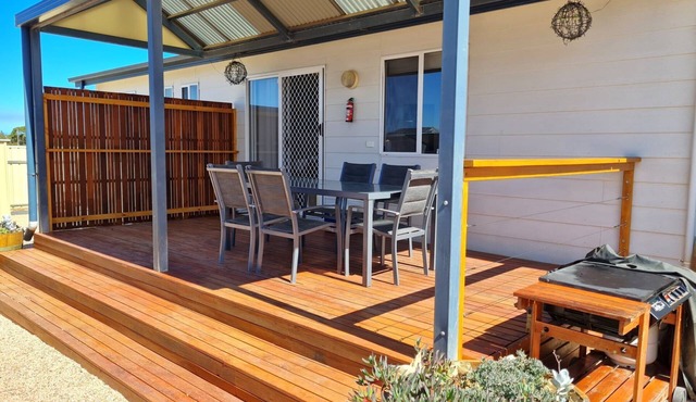 Te Taha Moana - By The Beach, Moonta Bay