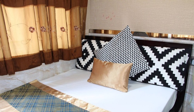 Temple street Hotel is a family hotel also good for young solo travelers