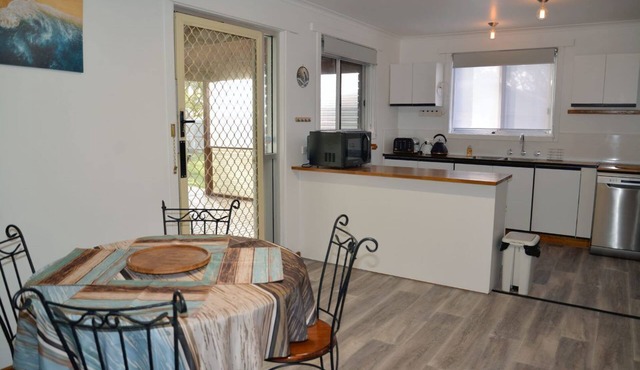 The Cozy Penguin with Sea Views