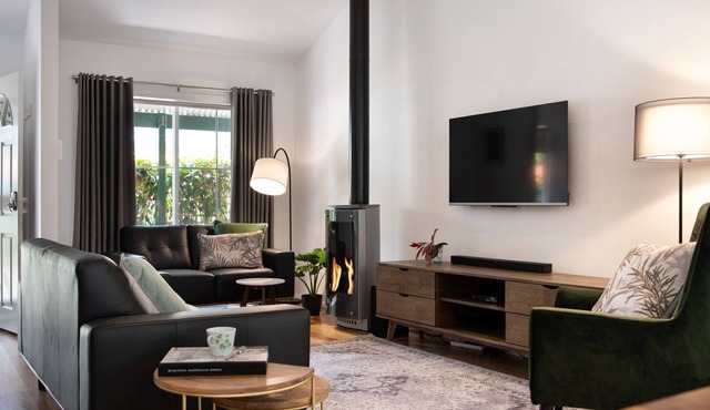 The Den-3 bedrooms, outdoor spa and deck area